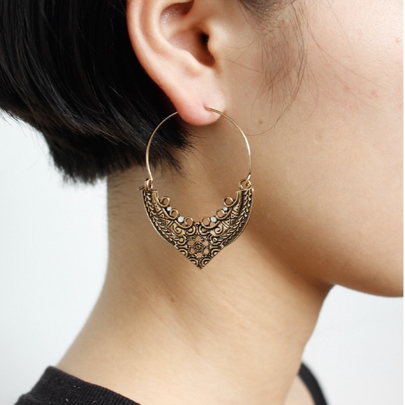 Tendzi Trends Jewelry - Ethnic Totem Carved Hoop Drop Earrings